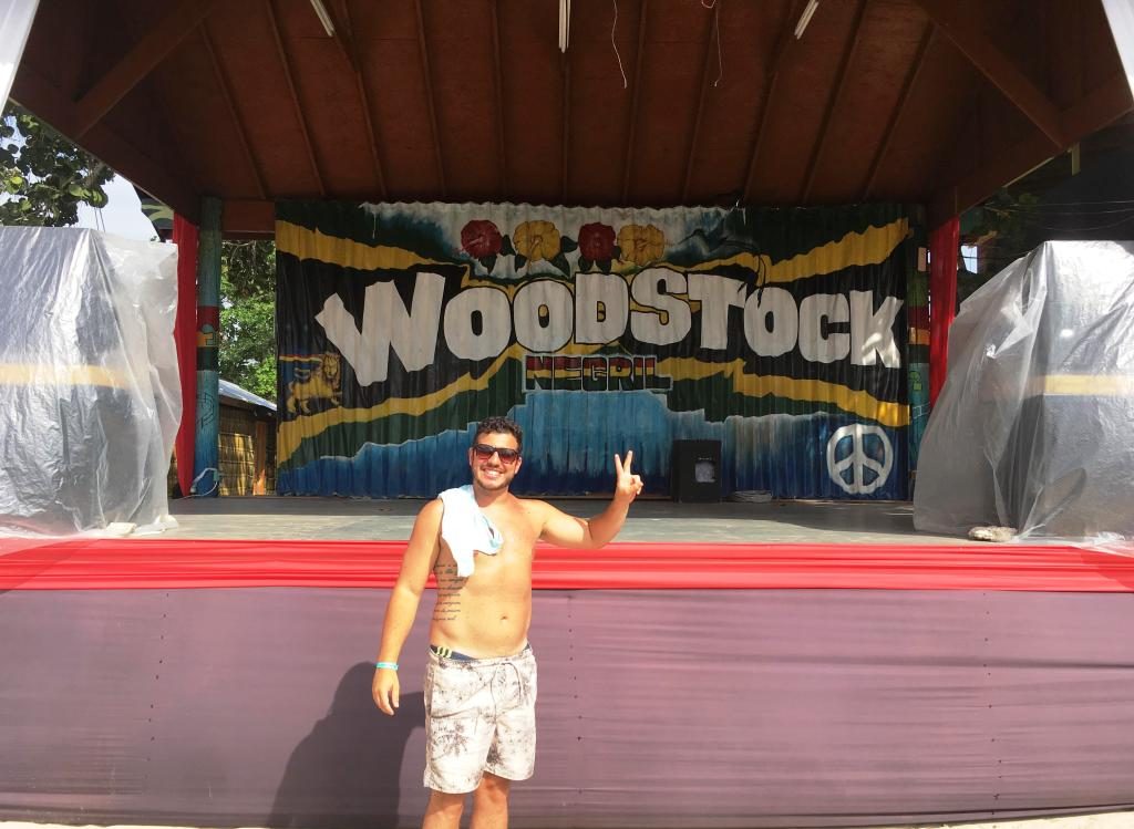 Palco do bar Woodstock