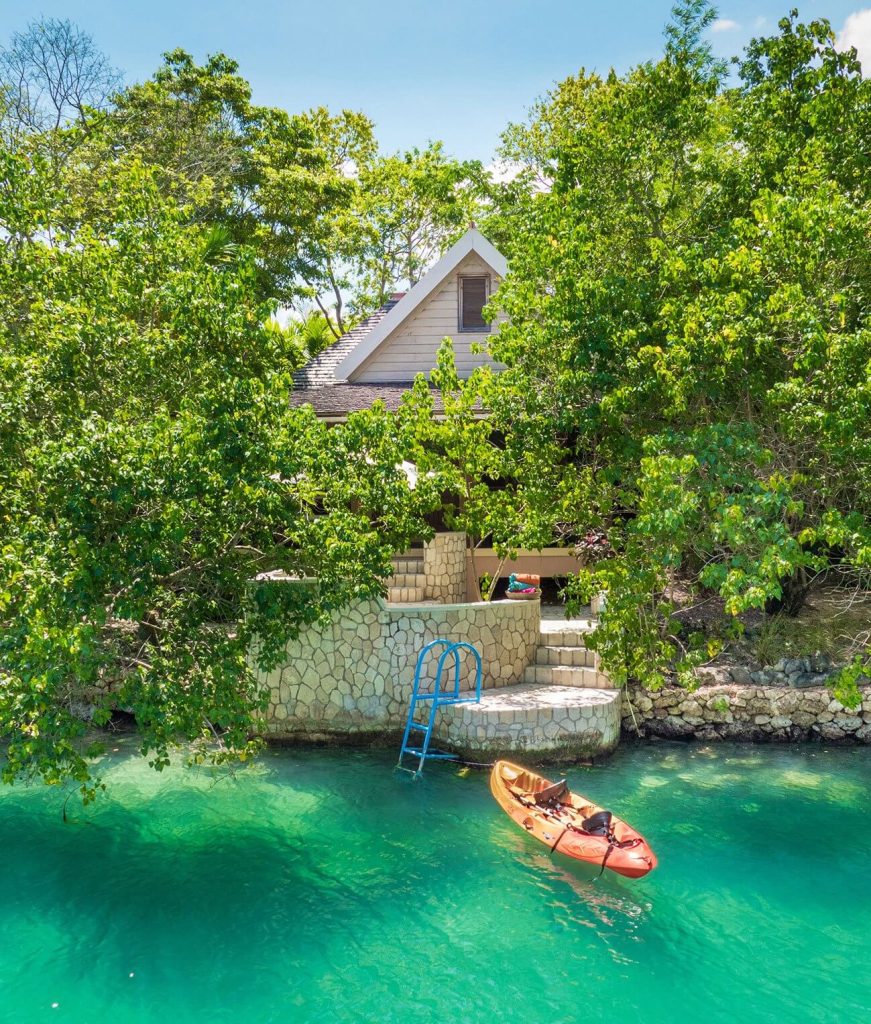 One Bedroom Lagoon Villa